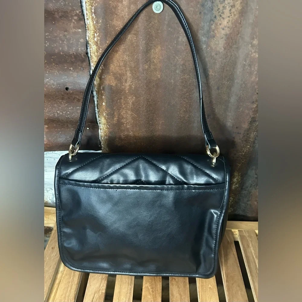 Steve Madden Black Quilted Shoulder Bag Gold logo